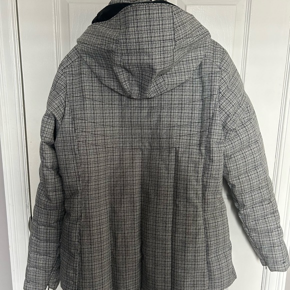 Insulated Ski Jacket in Arctic White Tweed - Picture 4 of 6